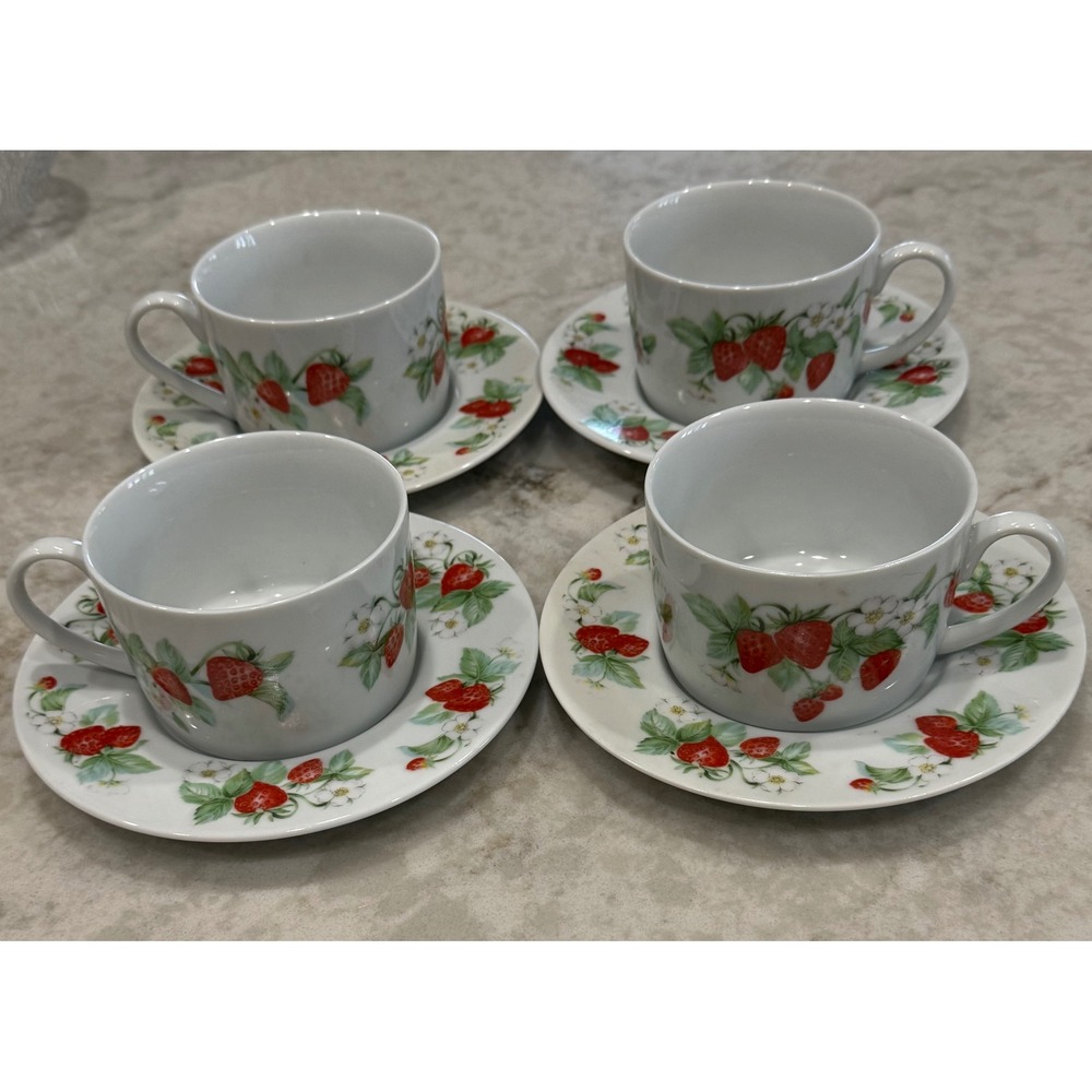 Vtg Christopher Stuart Berry Orchard KG 701 Fine China Cup and Saucer Set of 4